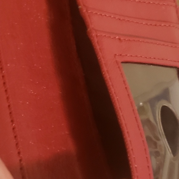 Vintage Red Guess bifold Wallet - Picture 6 of 8